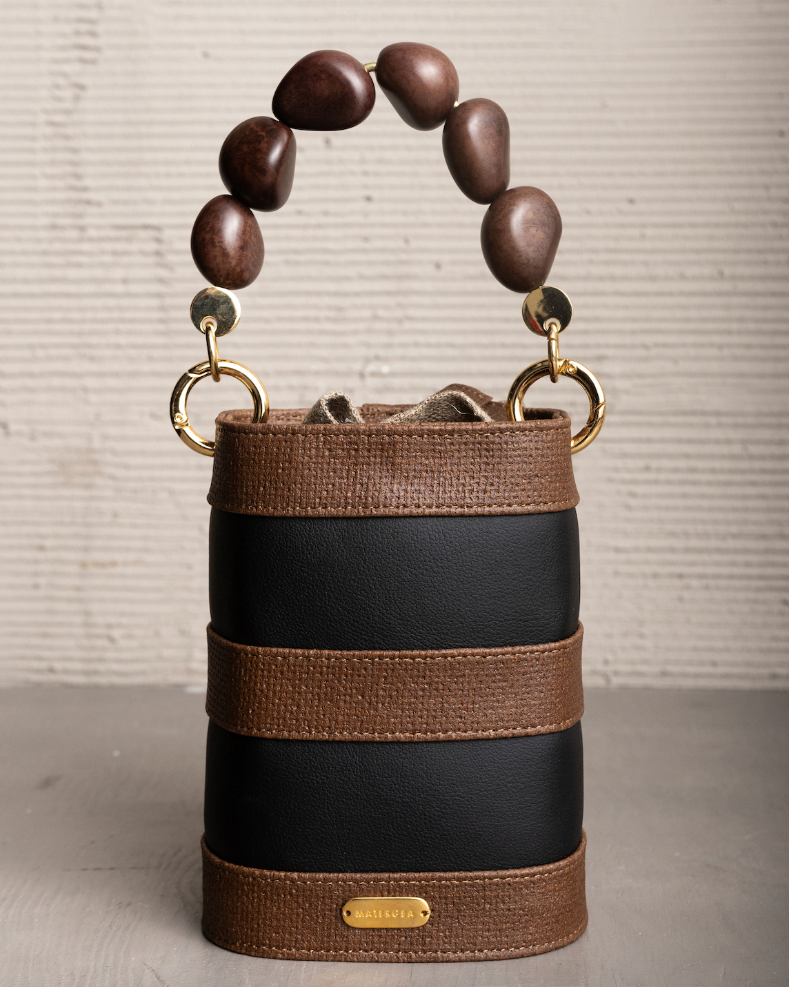 TISNA BUCKET TAGUA HANDLE