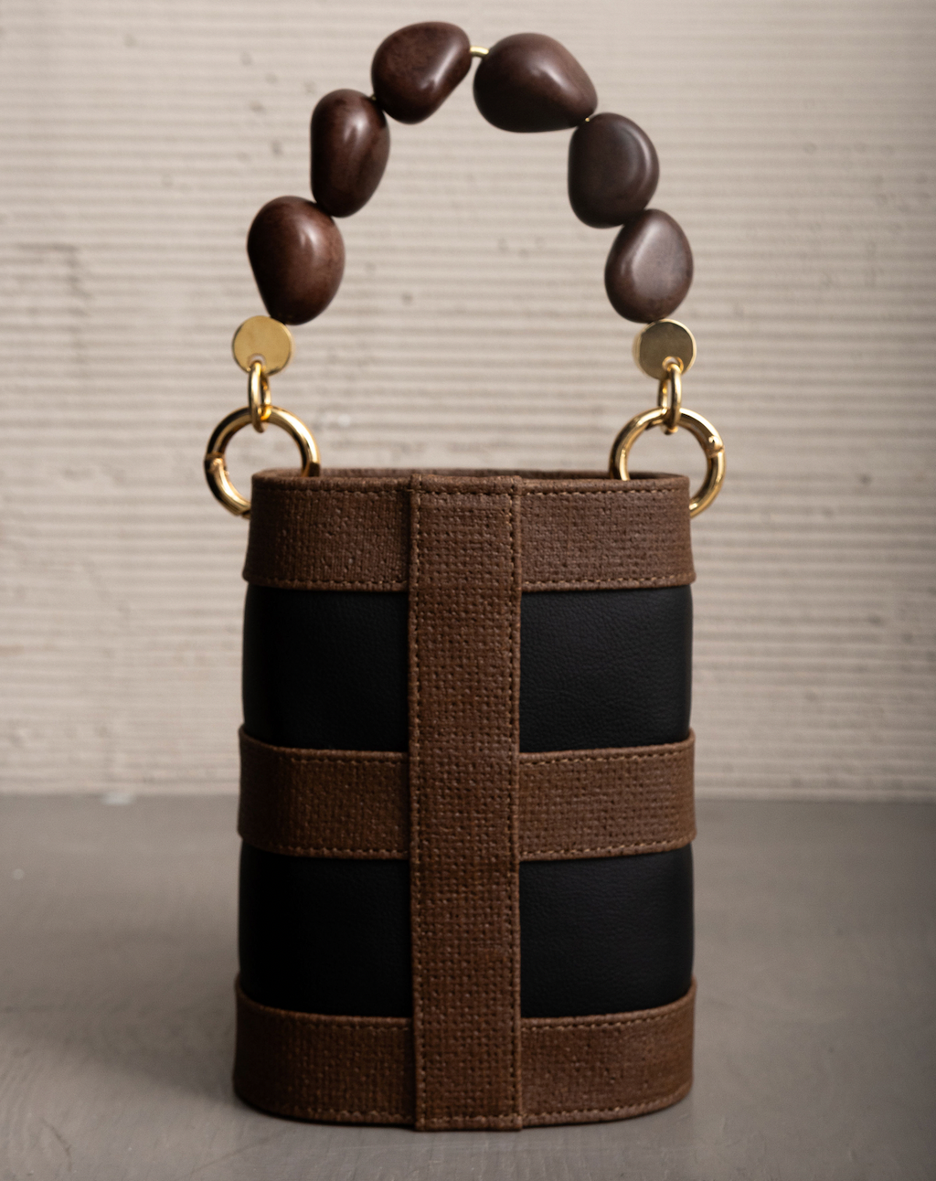 TISNA BUCKET TAGUA HANDLE