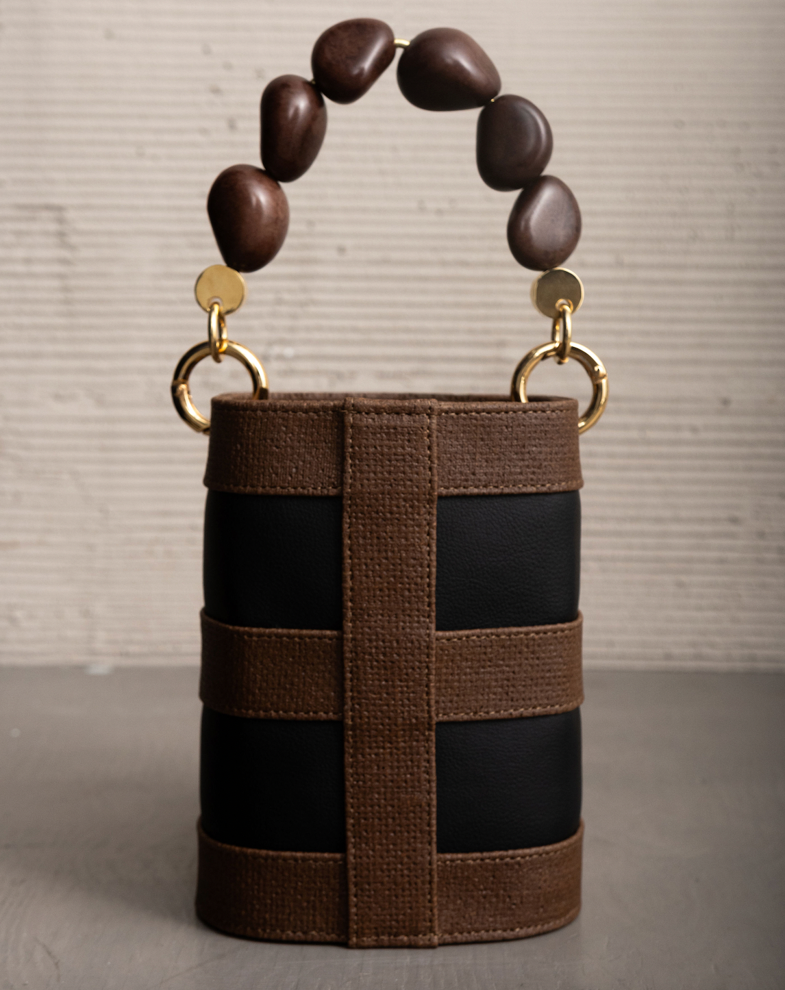 TISNA BUCKET TAGUA HANDLE