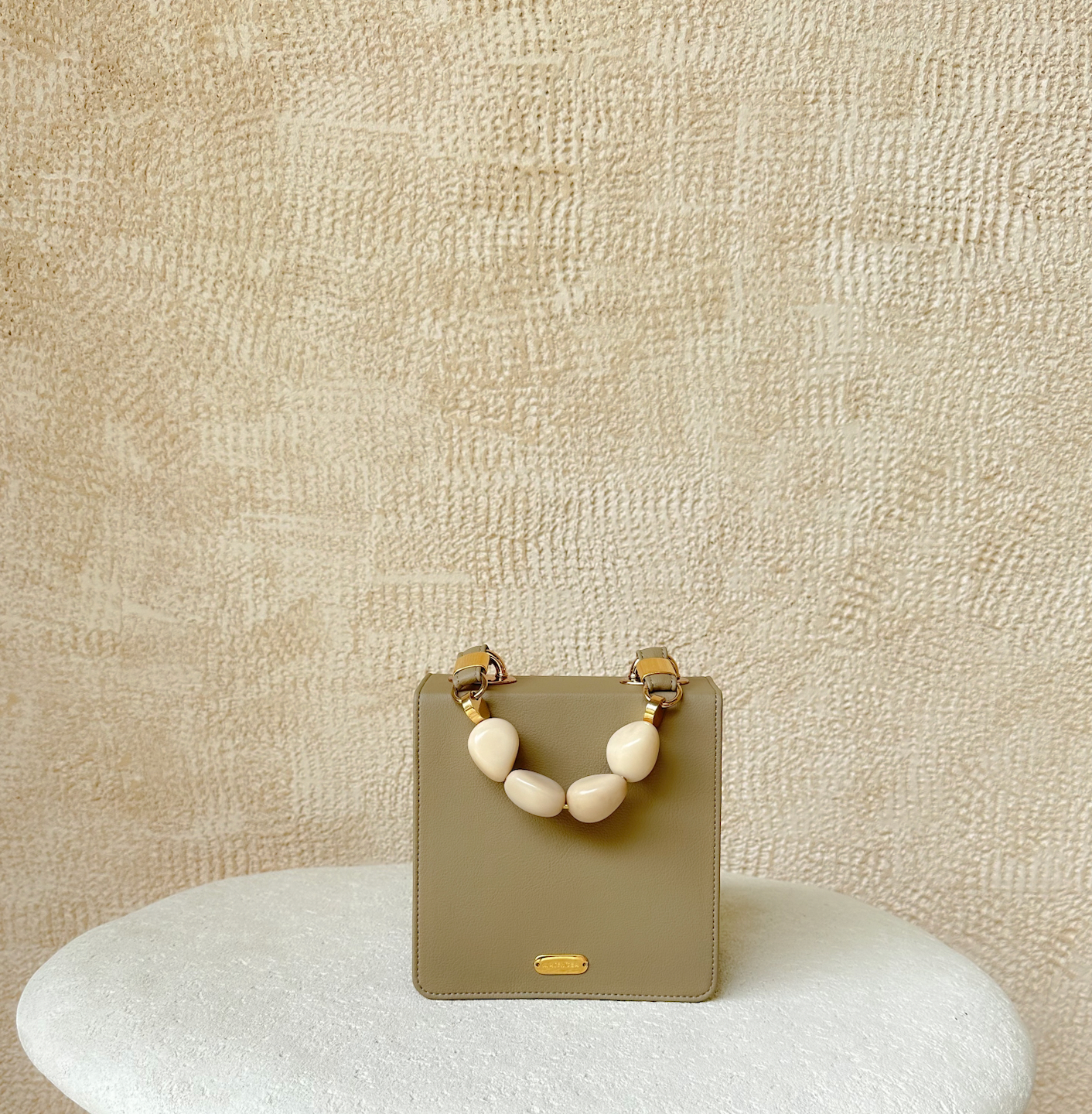 Taupe Vitta Petals Cactus Line with White Tagua Handle